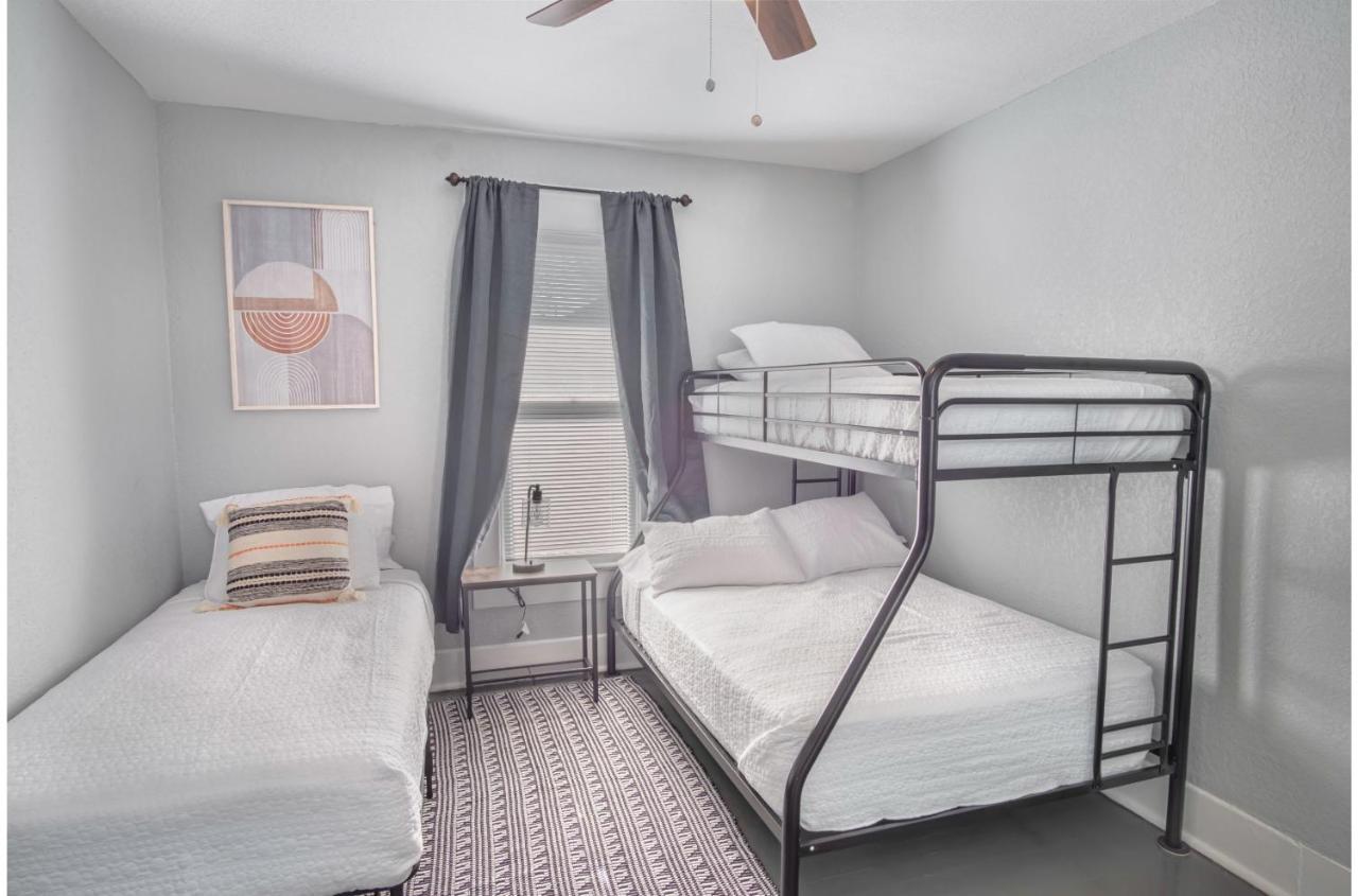 Wonderful 3 Bedroom 2 Ba Near Downtown Сан Антонио Екстериор снимка